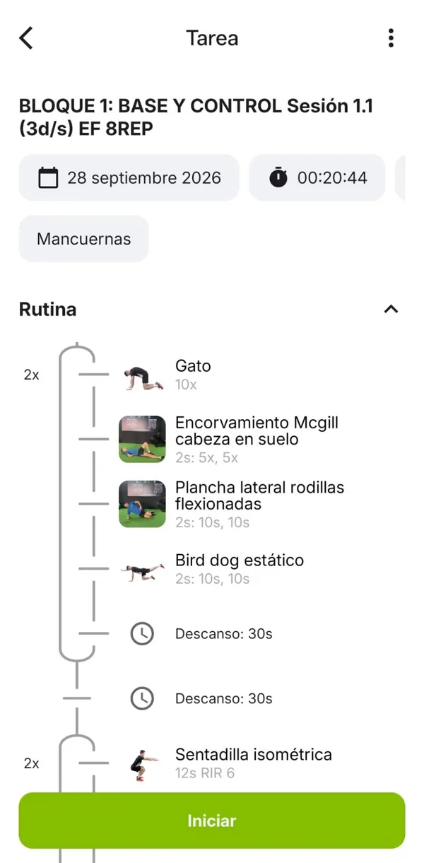 Pantalla de una sesión en la app: rutina con ejercicios, repeticiones, tiempos y descansos ya programados.